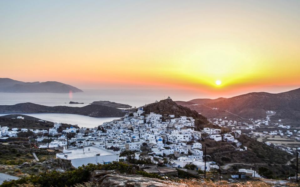 Πολεοδομικές αυθαιρεσίες σε τουριστικό χωριό στην Ιο Πολεοδομικές αυθαιρεσίες σε τουριστικό χωριό στην Ιο
