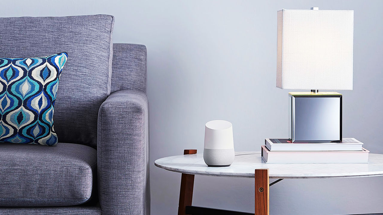 More information about "Το Google Home στοιχίζει $129 και αναλαμβάνει χρέη προσωπικού βοηθού στο σπίτι"