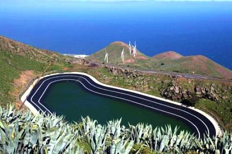 More information about "ΑΠΕ: πώς τα καταφέρνει το πρώτο ενεργειακά αυτόνομο νησί στον κόσμο"