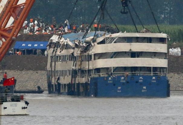 More information about "Κίνα: Ανέλκυσαν το πλοίο – εκατοντάδες αγνοούμενοι"