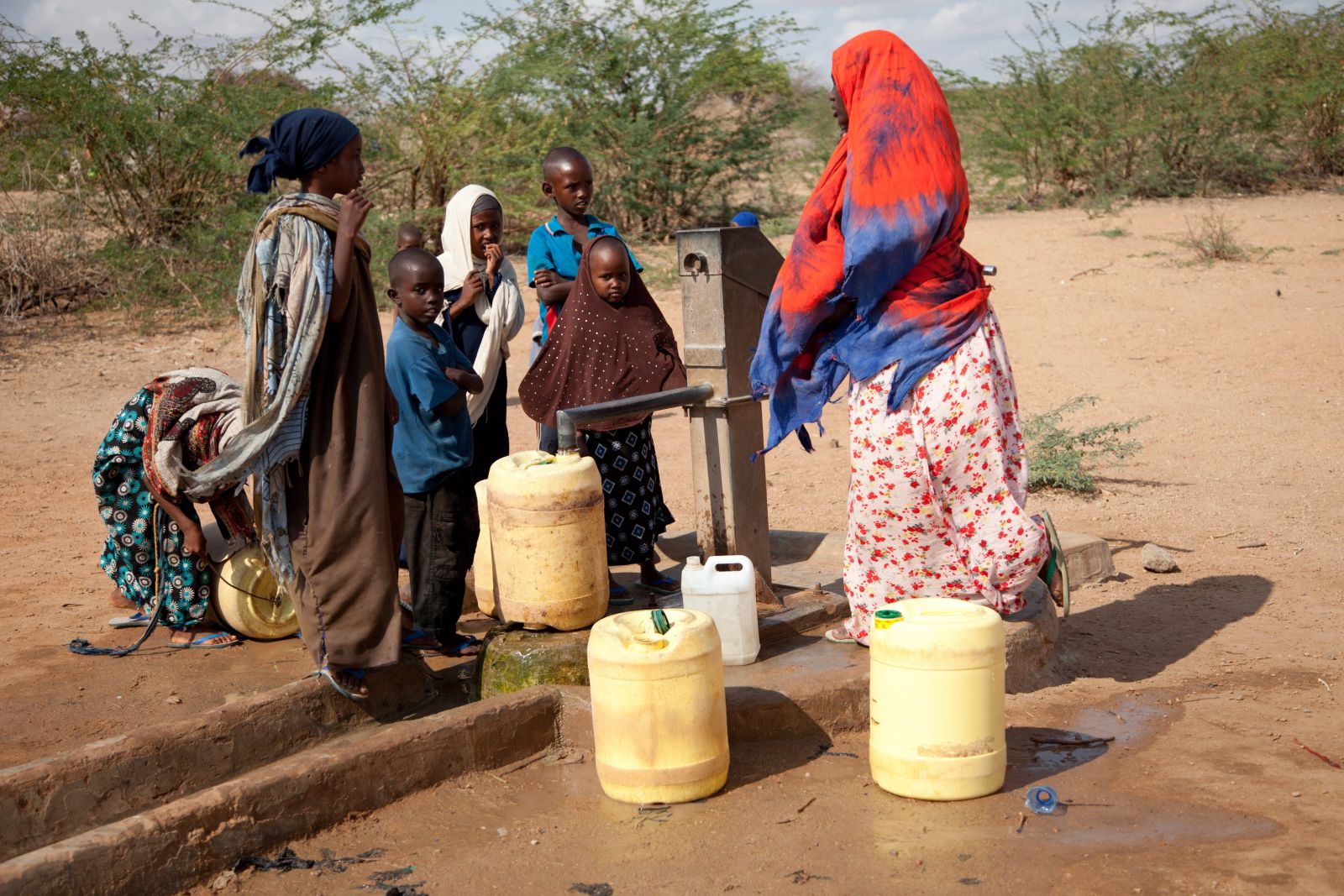 Отсутствие воды и пищи. Питьевая вода в Африке. Недостаток воды в Африке.