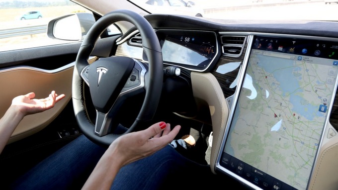 More information about "Το Tesla Model S αποκτά λειτουργίες αυτόνομου οχήματος καθώς και αυτόματου παρκαρίσματος"