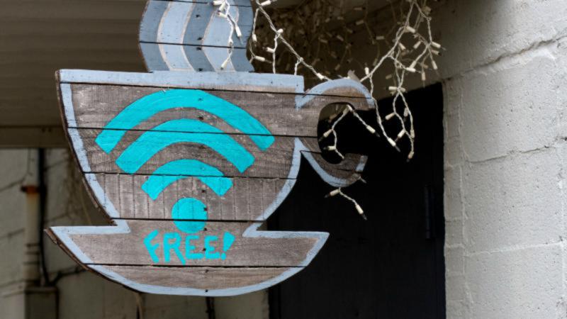 More information about "Δωρεάν Wi-Fi από την ΕΕ σε πόλεις χωρίς πρόσβαση στο διαδίκτυο"