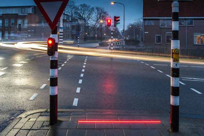 More information about "+Light Line: Νέο σύστημα για πεζοδρόμια – φωτεινούς σηματοδότες"