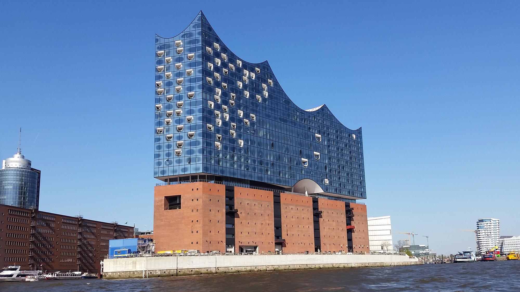 More information about "Elbphilharmonie: το νέο μουσικο-αρχιτεκτονικό θαύμα της Ευρώπης"