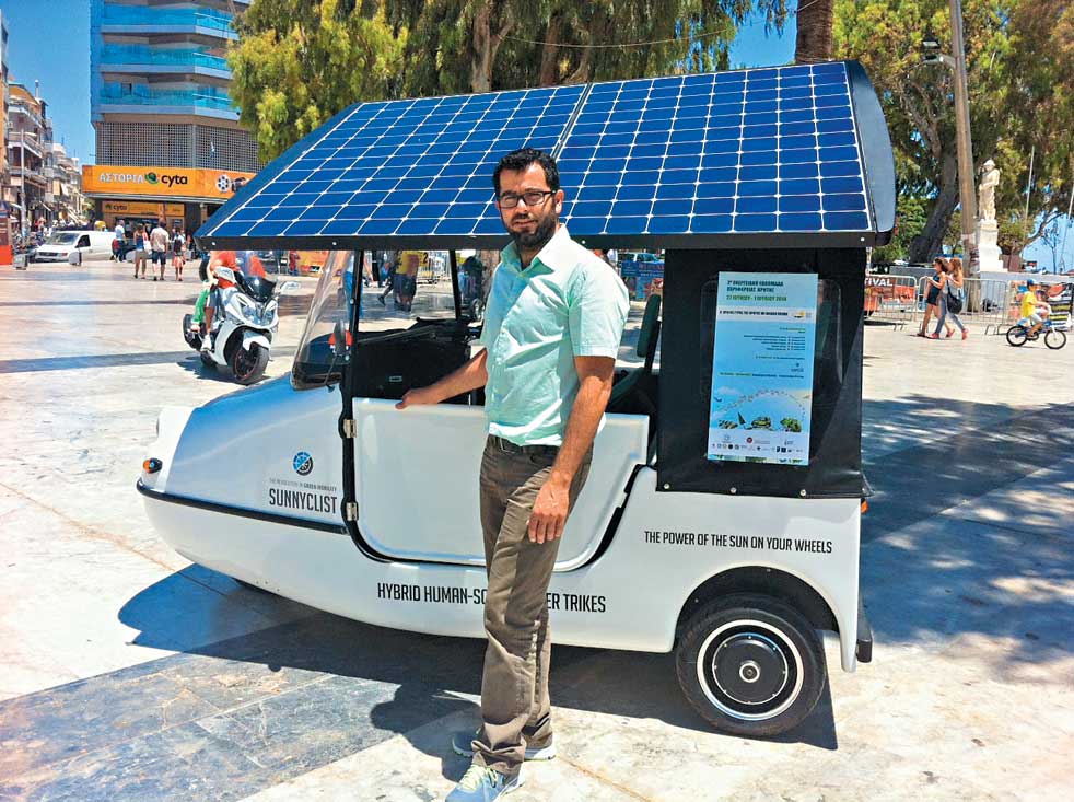 More information about "Ο Μανόλης Τσικανδυλάκης «βγάζει» στην αγορά τα 100 πρώτα ηλιακά οχήματα"