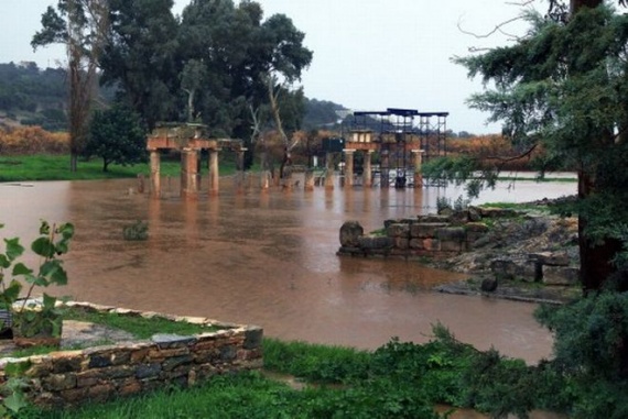 More information about "«Βούλιαξε» από την πλημμύρα ο ναός της Αρτέμιδος στη Βραυρώνα"