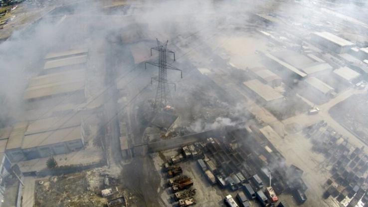 More information about "Σκηνικό Αποκάλυψης στον Ασπρόπυργο: Αεροφωτογραφίες από το φλεγόμενο εργοστάσιο ανακύκλωσης"