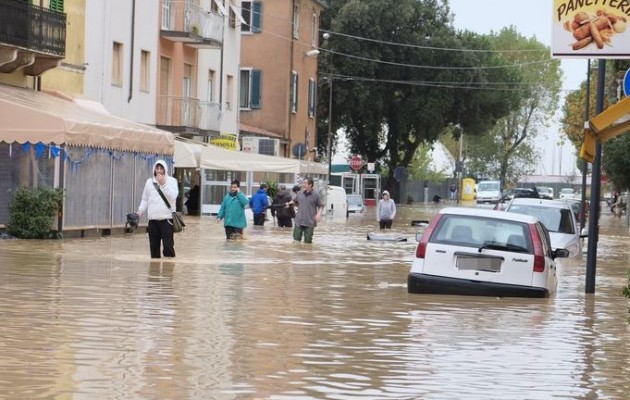 More information about "Πρωτοφανείς πλημμύρες στην Ιταλία"
