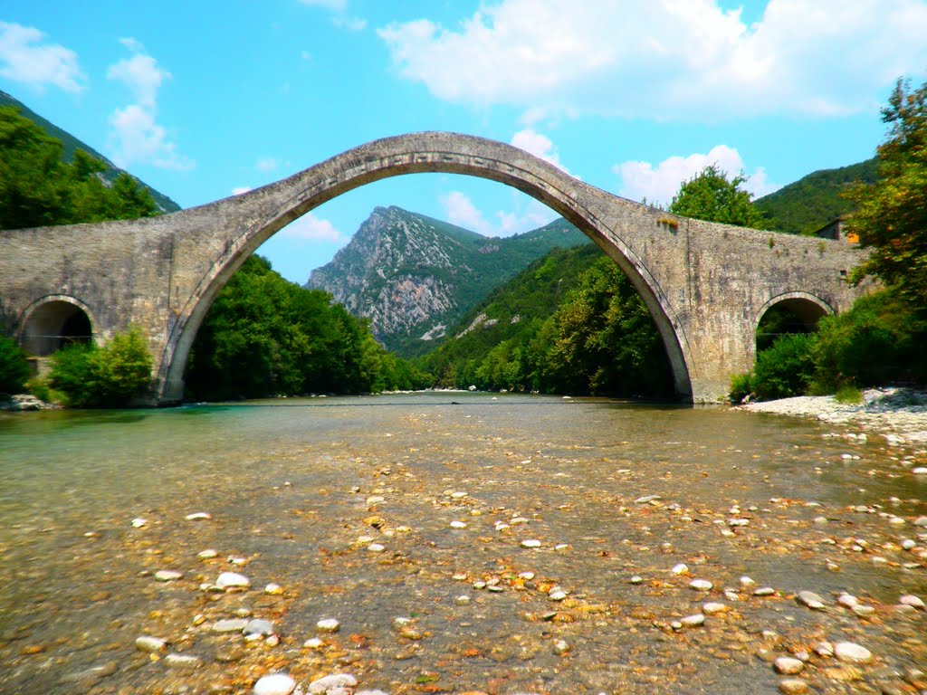 More information about "Το γεφύρι της Πλάκας (webTV)"
