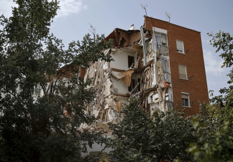 More information about "Κατέρρευσε πολυκατοικία σε λαϊκή γειτονιά της Μαδρίτης"
