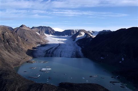 More information about "Αρκτική: Εξαφανίζεται το τελευταίο απομεινάρι της Εποχής των Παγετώνων"