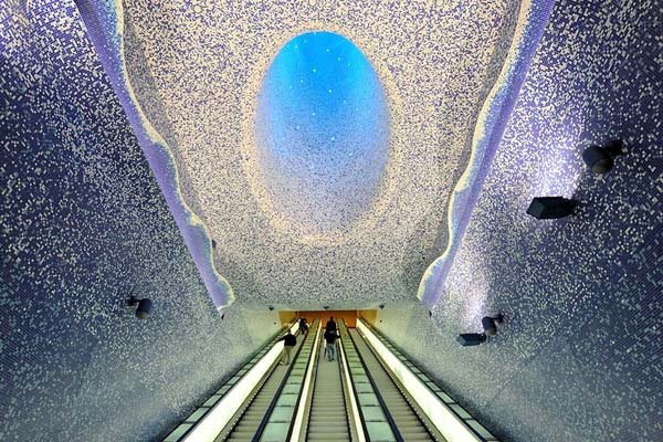 More information about "Φανταστικός σταθμός μετρό στη Νάπολη"