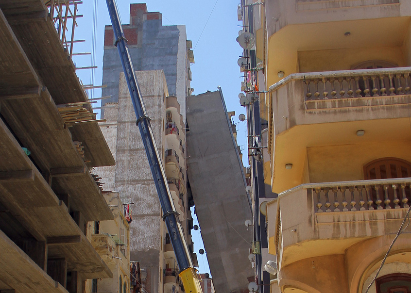 More information about "Πολυκατοικία 13 ορόφων στην Αίγυπτο πήρε κλίση"