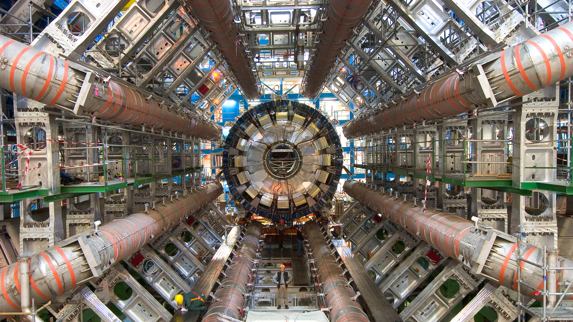 More information about "Επαναλειτουργεί μετά από δύο χρόνια το CERN"