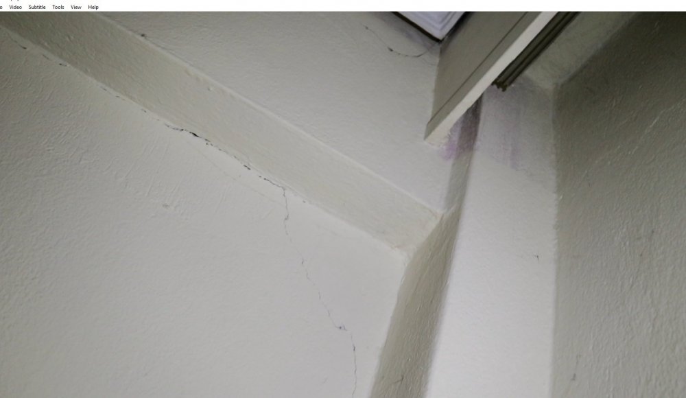 εσ τοίχος 3.jpg