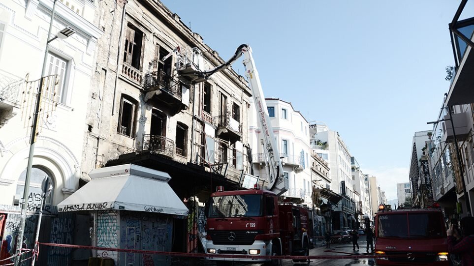 More information about "Καταστροφή διατηρητέου κτιρίου στην Ερμού εξαιτίας πυρκαγιάς"