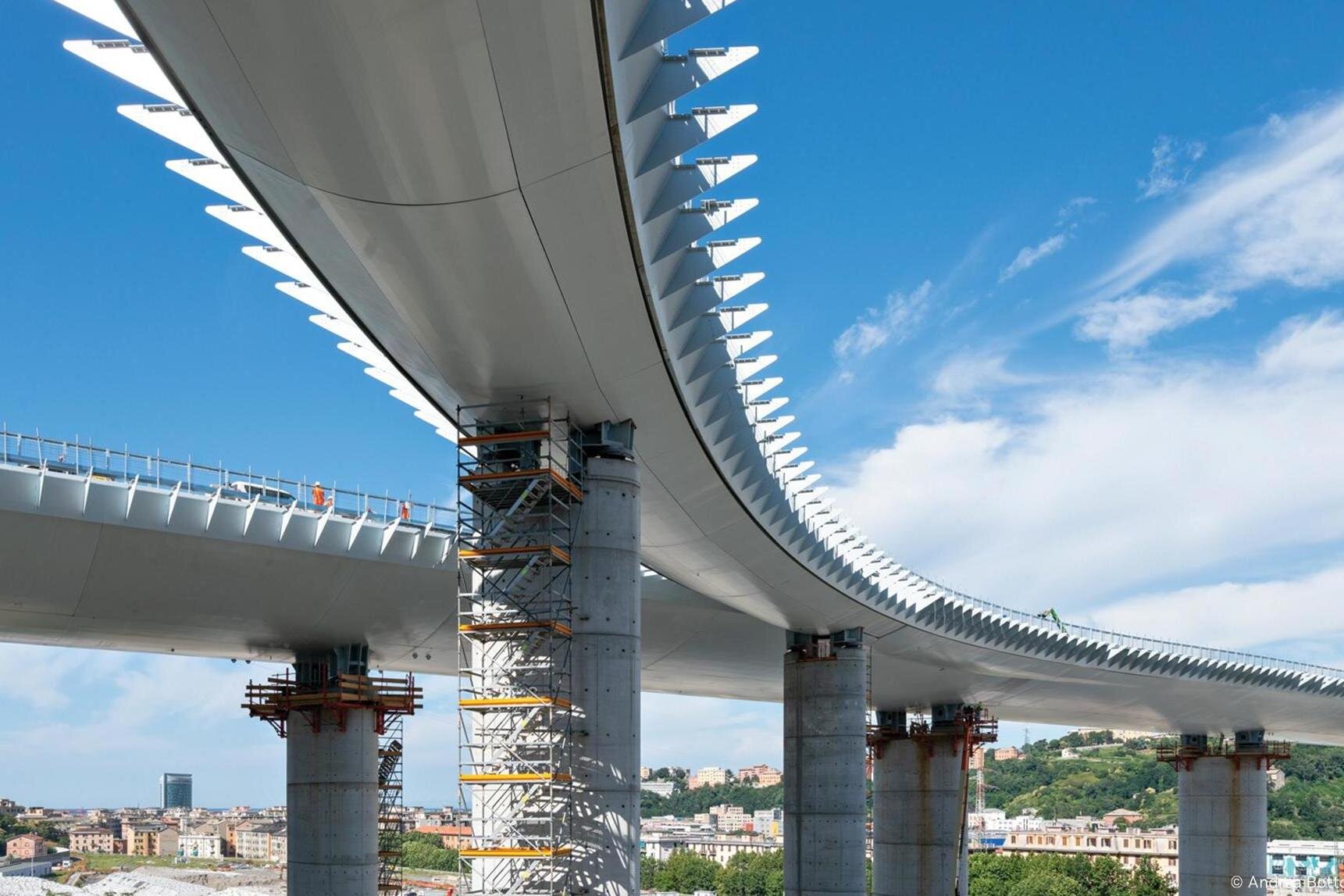 More information about "Εγκαινιάζεται η νέα γέφυρα της Γένοβας μήκους 1.064 μέτρων"