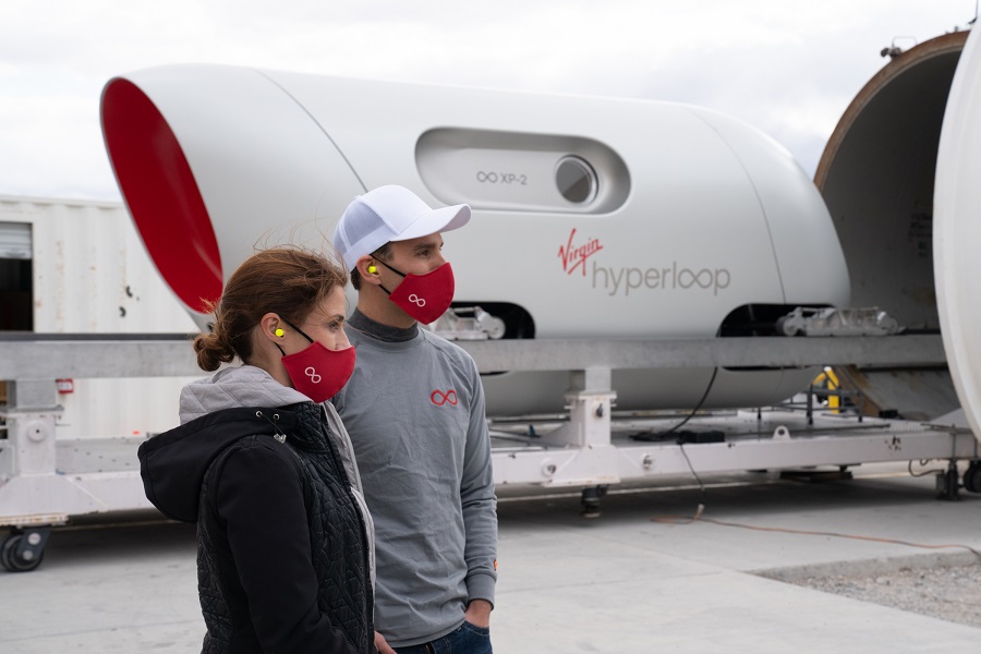 More information about "Πραγματοποιήθηκε το πρώτο δοκιμαστικό ταξίδι του Hyperloop με επιβάτες"