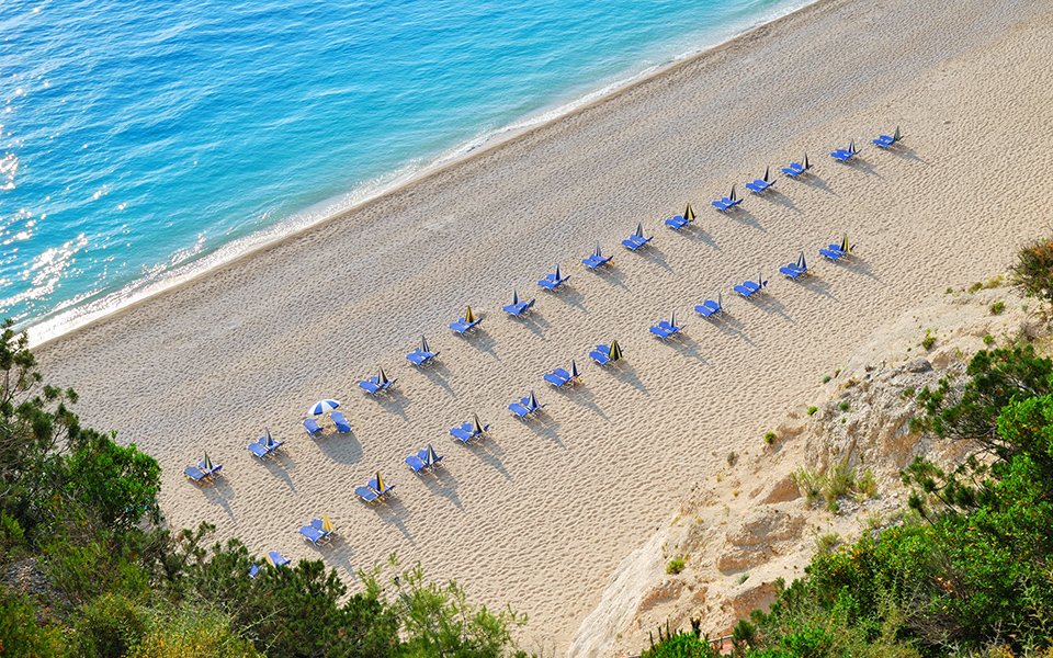 More information about "Γαλάζιες σημαίες: Δεύτερη σε 49 χώρες η Ελλάδα – Η λίστα με τις 545 βραβευμένες παραλίες"