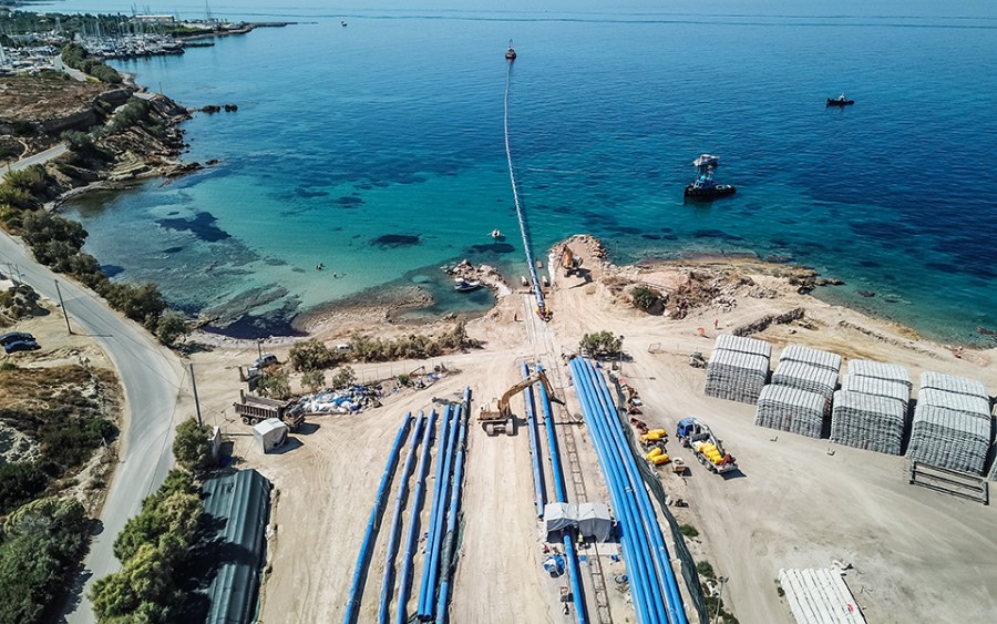 More information about "Αίγινα: Ολοκληρώθηκε η πόντιση του υποθαλάσσιου αγωγού υδροδότησης- Έργο 21. 5 εκ. ευρώ"