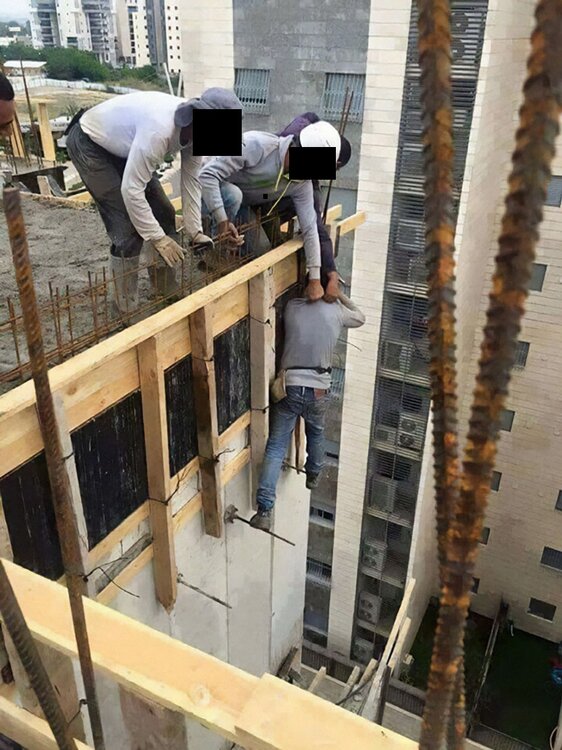 work-safety-2.thumb.jpg.e7a49d7c341525b77acfc5cf0d48eb97.jpg