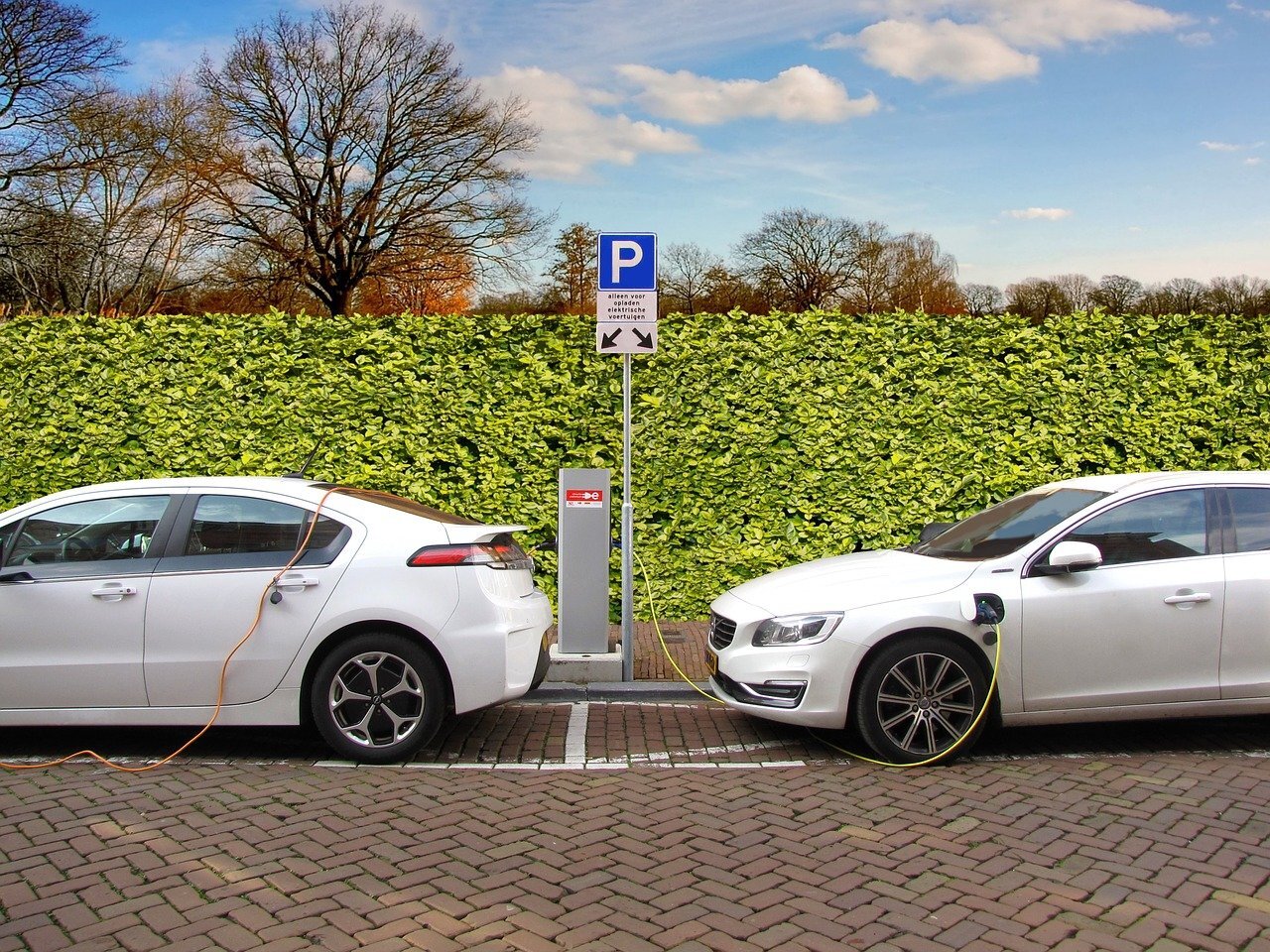 More information about "Ένα στα τρία οχήματα θα είναι ηλεκτρικό το 2030"