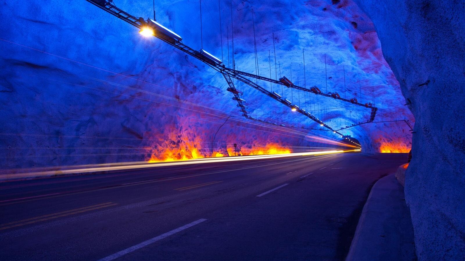 More information about "Η σήραγγα Λάρνταλ στη Νορβηγία - To μακρύτερο οδικό τούνελ του κόσμου"