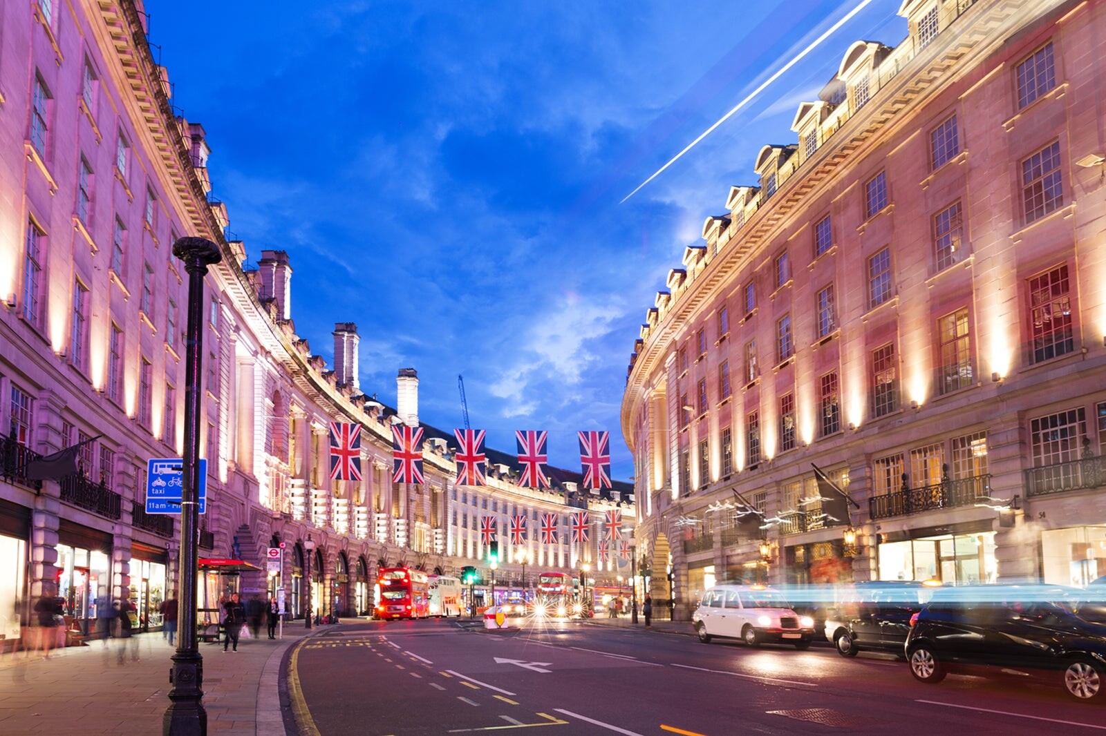 More information about "Οι 20 πιο εμπορικοί δρόμοι της Ευρώπης - Στην πρώτη θέση η Oxford Street στο Λονδίνο"