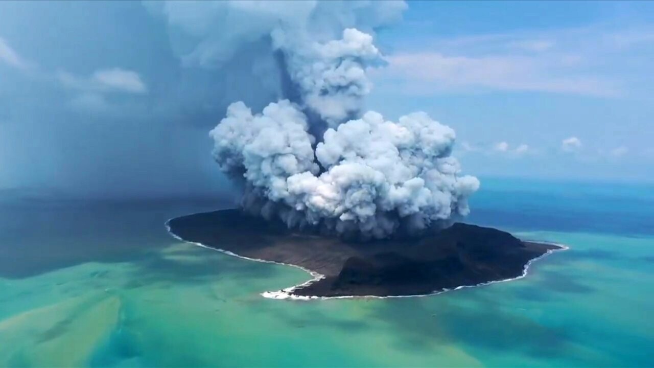 More information about "Εξερράγη το ηφαίστειο της Τόνγκα - Προειδοποίηση για τσουνάμι στον Ειρηνικό"