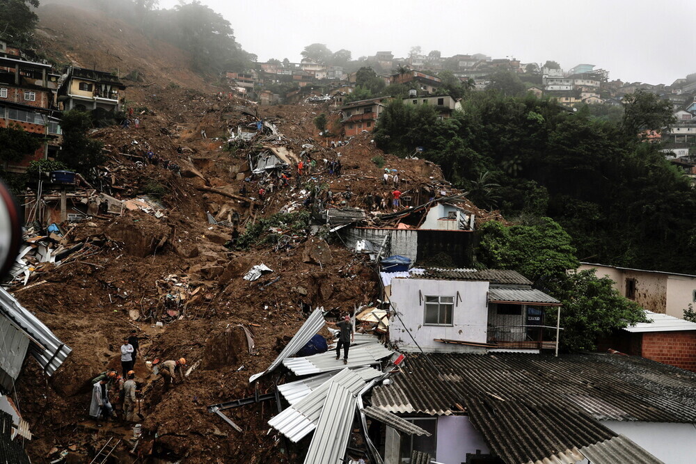 More information about "Βραζιλία: Φονικές πλημμύρες και κατολισθήσεις στην πόλη Πετρόπολις"