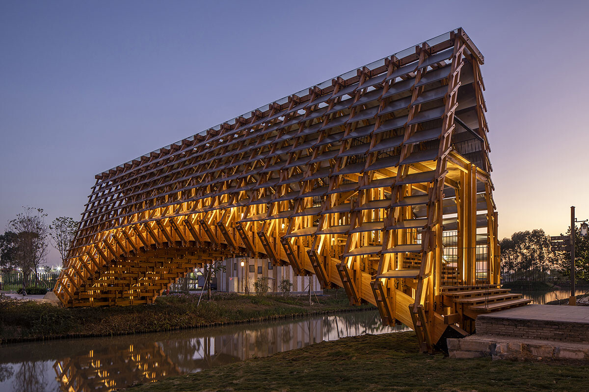 More information about "Η ξύλινη γέφυρα στο Gulou Waterfront στην Κίνα - Το ξύλο επιστρέφει στις κατασκευές"