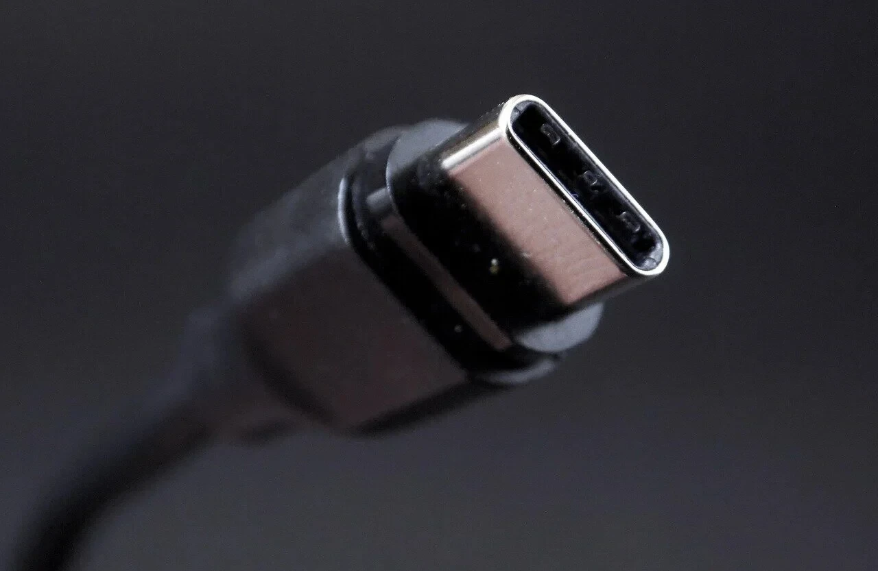 More information about "Ευρωπαϊκή Ένωση: Κοινός φορτιστής USB-C για smartphones και άλλα gadgets από το 2024"