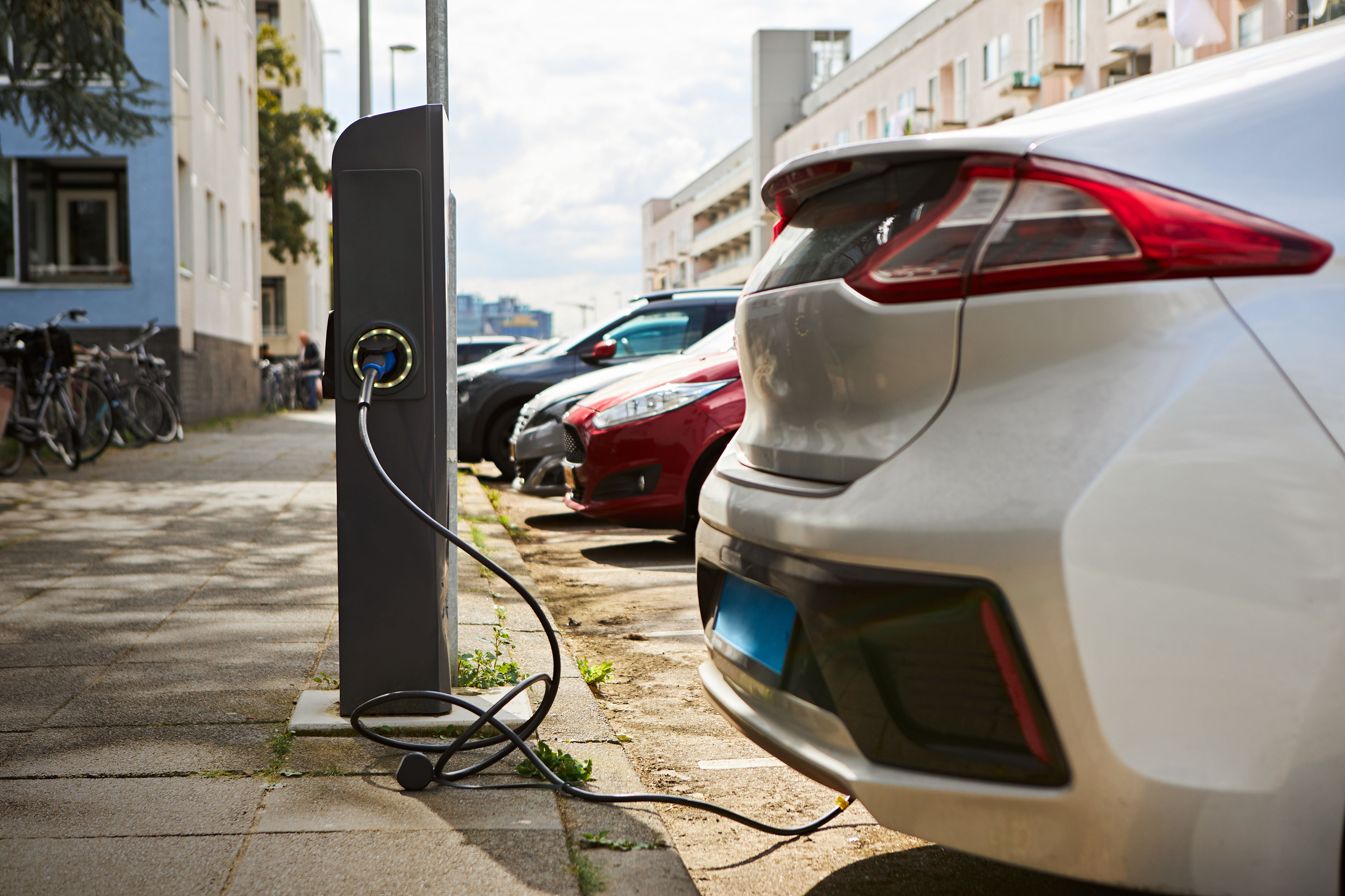 More information about "Ηλεκτροκίνηση: Οι μπαταρίες αντιπροσωπεύουν το 30% έως 40% της αξίας ενός ηλεκτρικού αυτοκινήτου"
