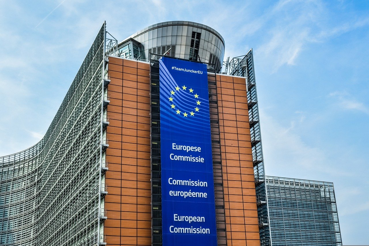 More information about "Ευρωπαϊκή Επιτροπή: Νέοι κανόνες για την ασφάλεια των ανακυκλωμένων πλαστικών που προορίζονται για συσκευασίες τροφίμων"