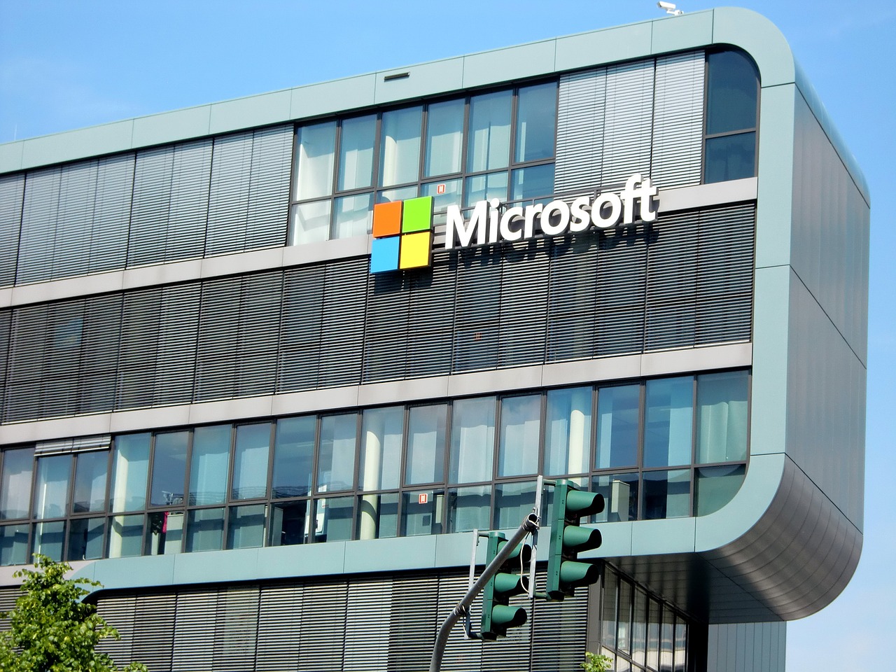 More information about "Στα Σπάτα Αττικής το πρώτο data center της Microsoft - Τα κτίρια και οι λοιπές υποδομές"