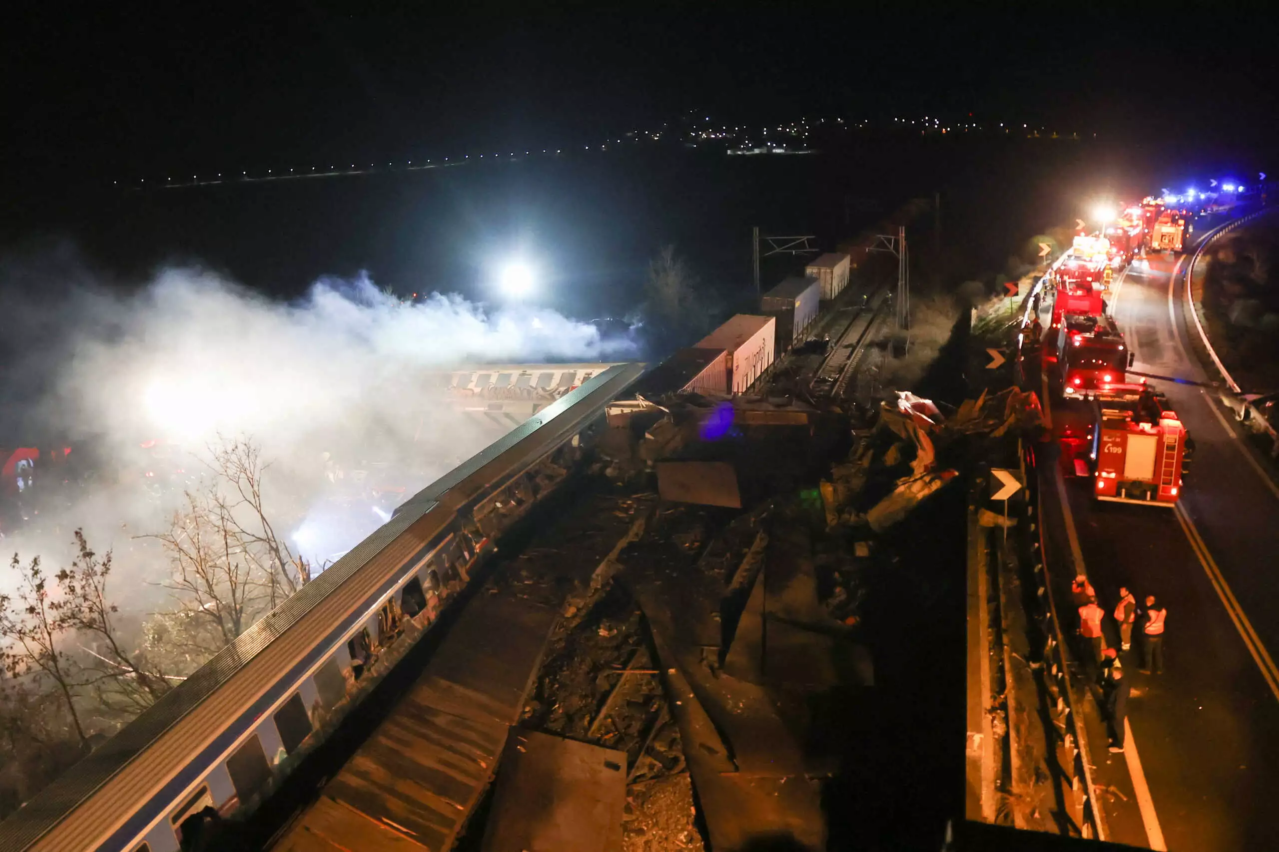 More information about "Πολύνεκρο σιδηροδρομικό δυστύχημα με σύγκρουση τραίνων στα Τέμπη"