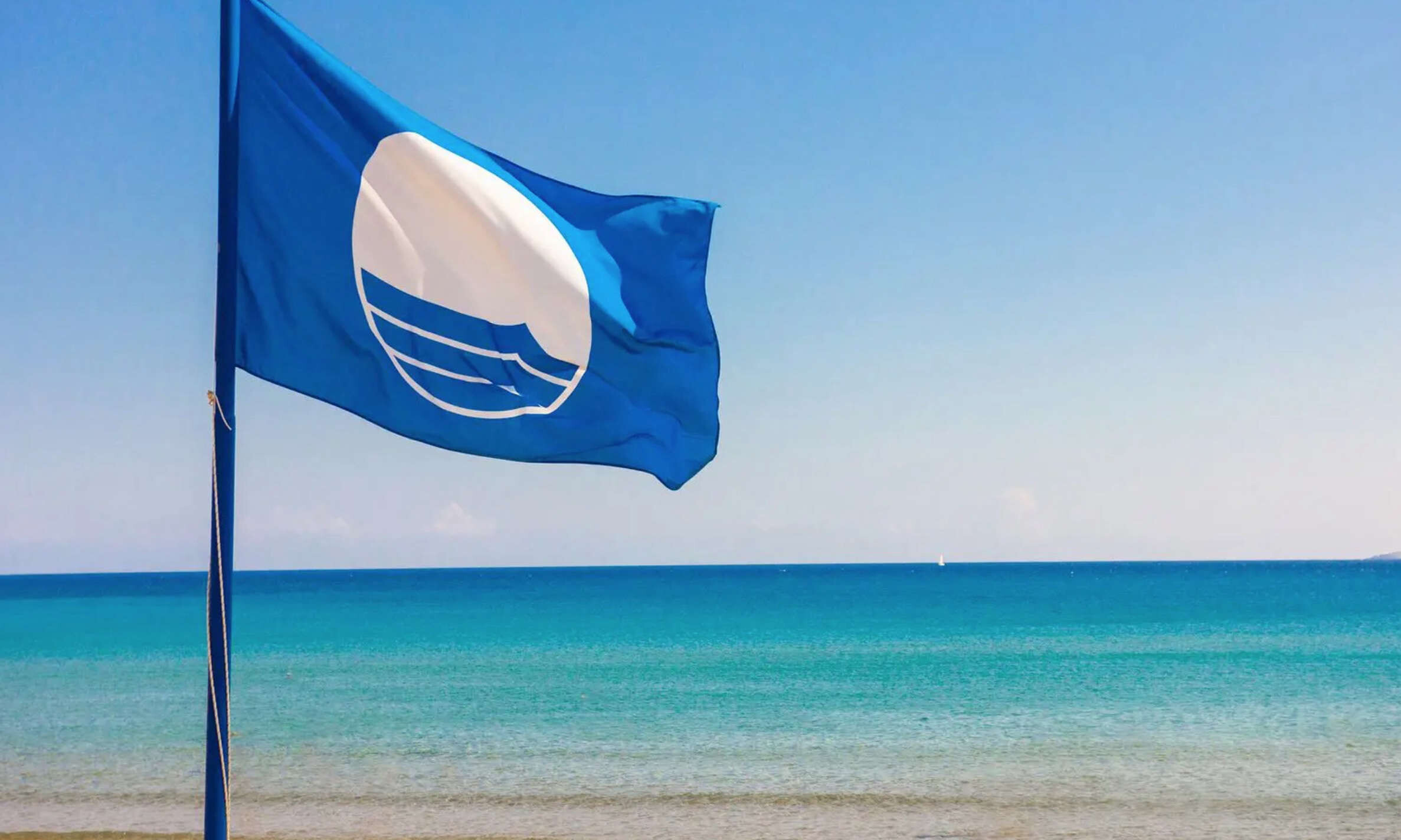 More information about "Γαλάζια σημαία: Δεύτερη παγκοσμίως η Ελλάδα παγκοσμίως με 625 βραβευμένες ακτές"