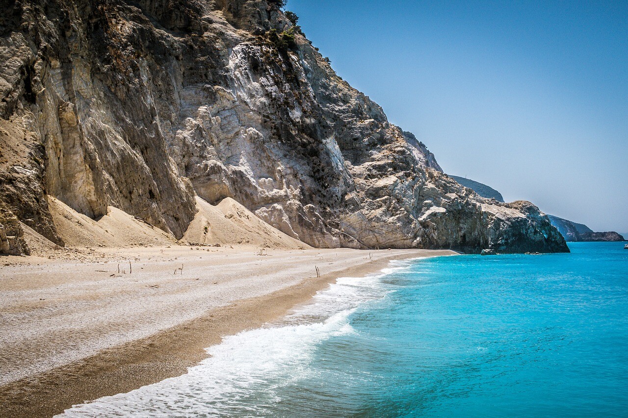 More information about "Υπουργειο Τουρισμου: Διαβούλευση για το νομοσχέδιο ενίσχυσης τουριστικών υποδομών και τουριστικής εκπαίδευσης"