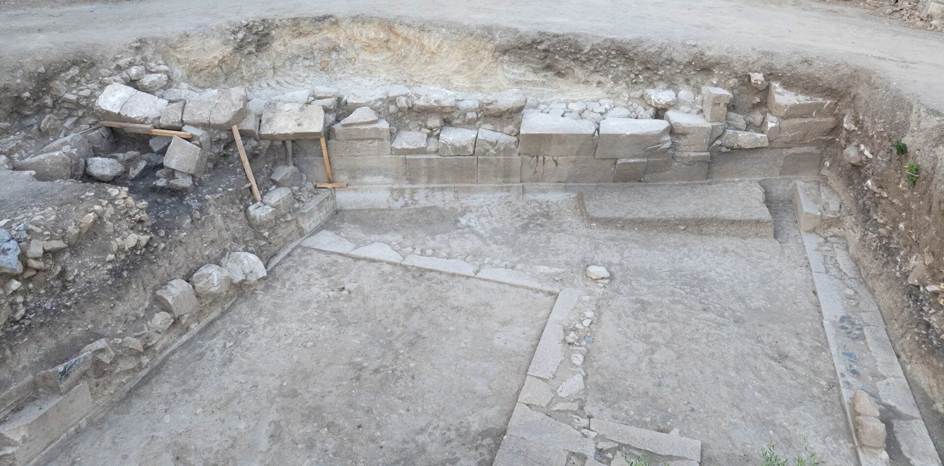 More information about "Ποια τεχνική ακολουθούσαν οι Μινωίτες για την προστασία του Ανακτόρου Αρχανών"